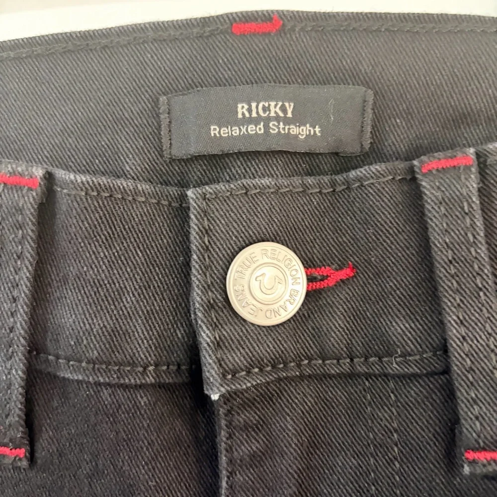 True Religion RICKY RED SINGLE NEEDLE FLAP STRAIGHT JEAN 29x34